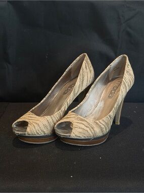 Moda Spana Beige Knit Peep-Toe Platform Heels